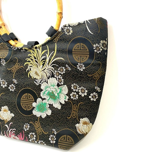 Bamboo Handle Black Asian Print Floral Round Wood Handle Canvas Handbag - Picture 4 of 9